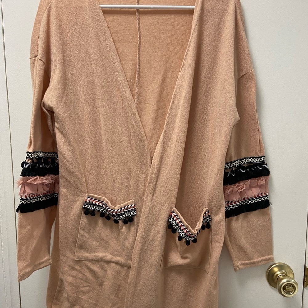 Hipster Row Large Cardigan women’s pale peach w black fring45